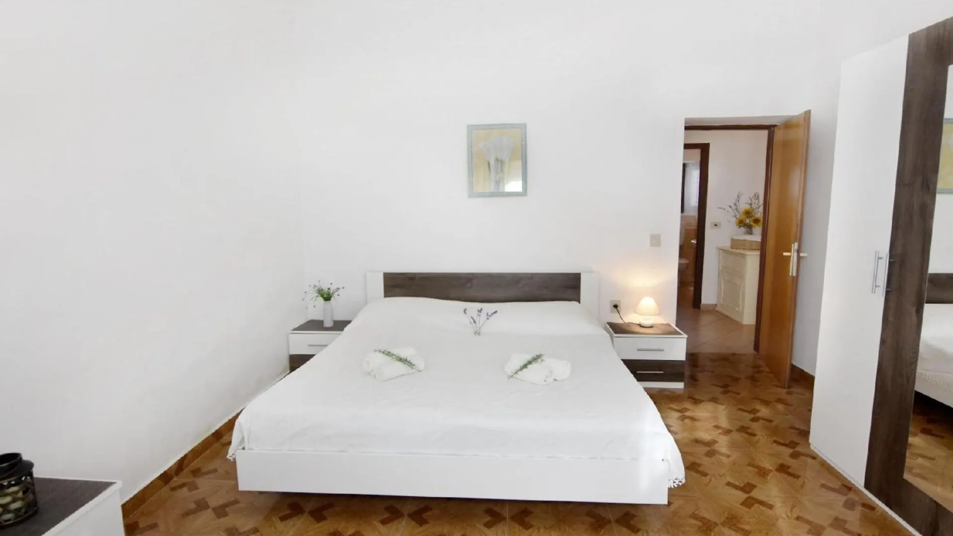 Silva Erdgeschosswohnung Mit Garten Basanija Apartment
